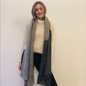 URBAN OUTFITTERS 3 color scarf